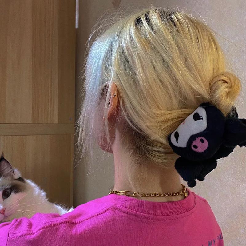 Sanrios Hello Kitty Hair Claws